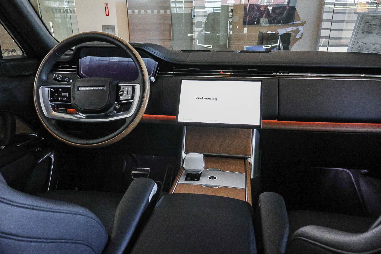 Used 2024 Land Rover Range Rover SV image 23