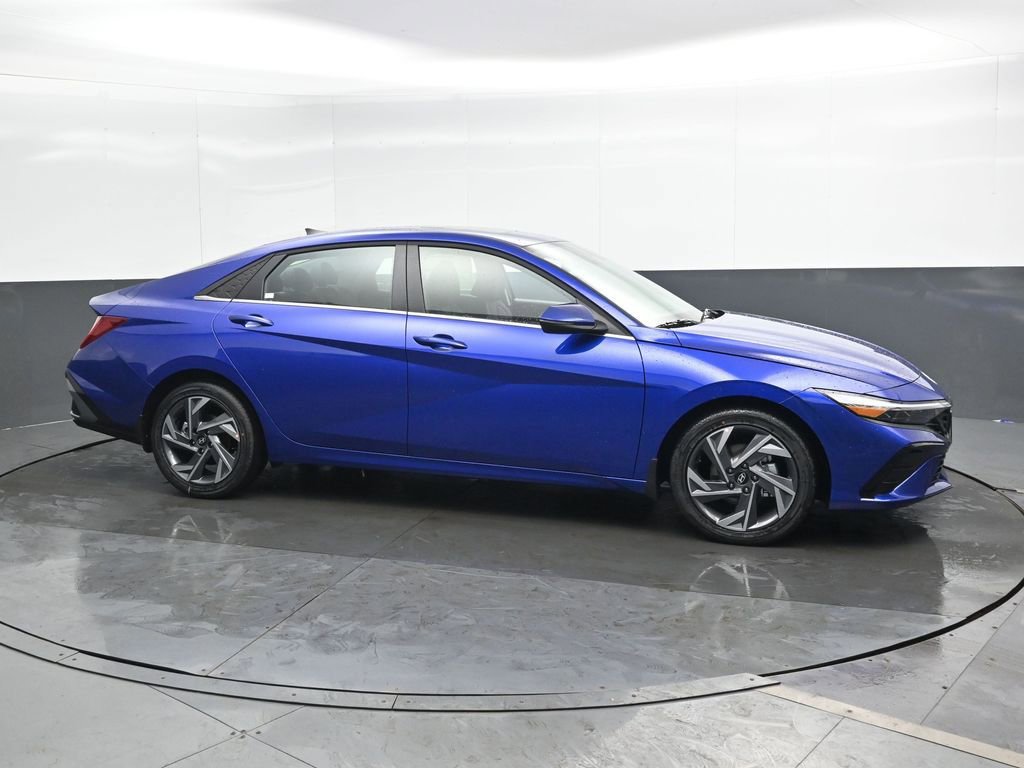 New 2026 Hyundai Elantra Limited image 3