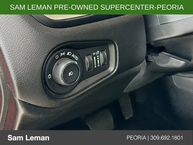 Used 2015 Jeep Renegade Latitude FWD image 10