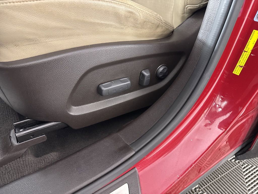 Used 2013 Hyundai Santa Fe Limited w/ Technology Pkg FWD image 14