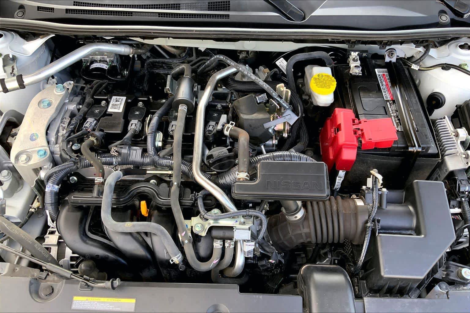 Used 2025 Nissan Sentra SR w/ SR Premium Package FWD image 32