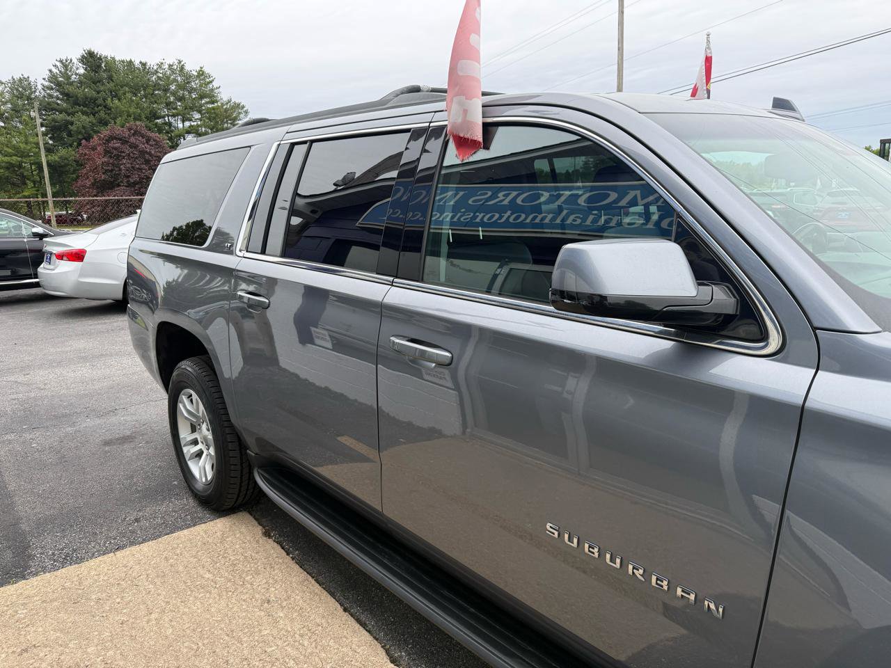 Used 2019 Chevrolet Suburban LT AWD/4WD image 6