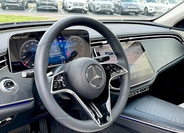 Used 2025 Mercedes-Benz E 350 4MATIC Sedan image 17