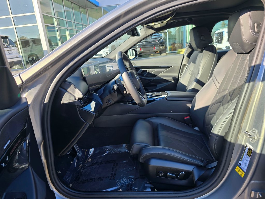 Used 2024 BMW 530i w/ M Sport Package RWD image 20