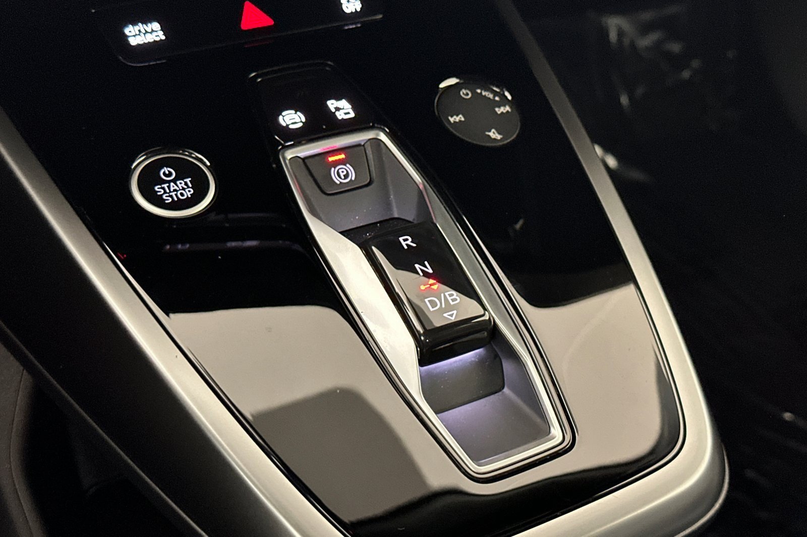 Certified 2023 Audi Q4 e-tron Prestige AWD/4WD image 21