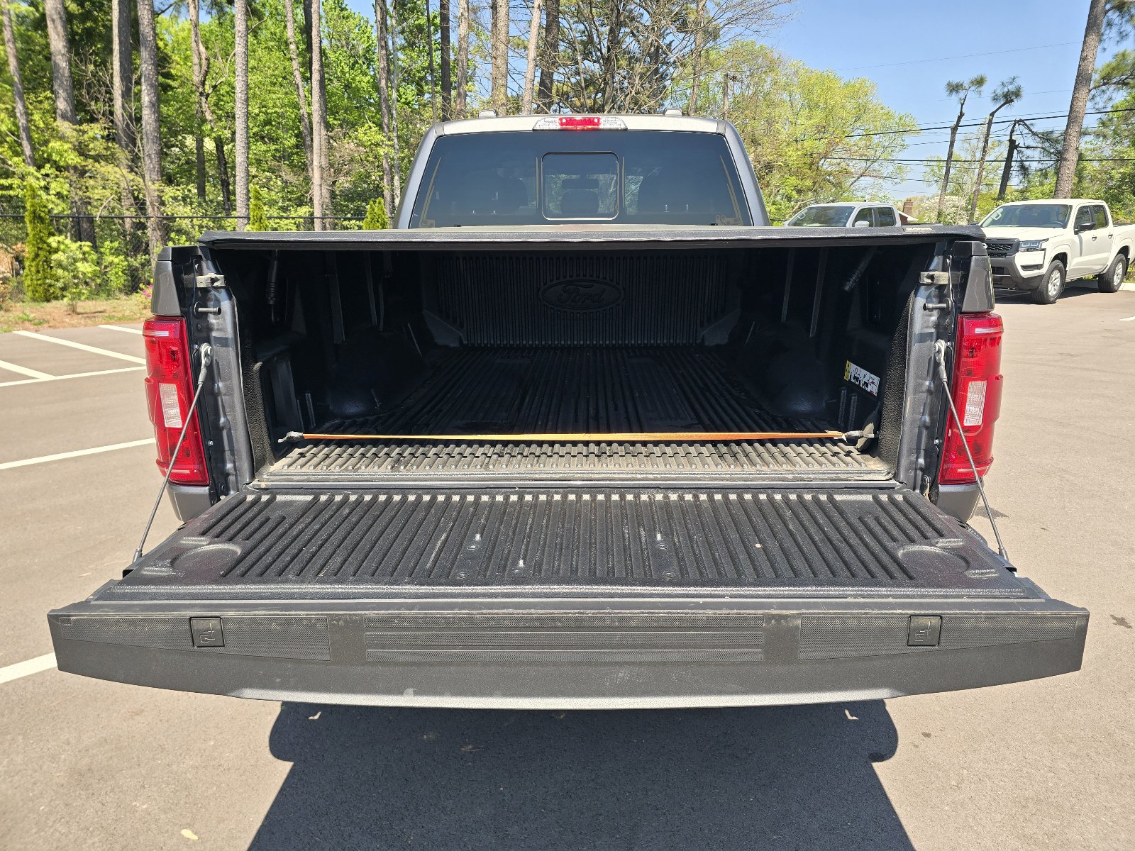 Used 2022 Ford F150 XLT w/ Equipment Group 302A High AWD/4WD image 12