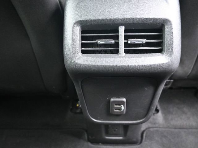 Used 2023 Chevrolet Equinox LT image 35