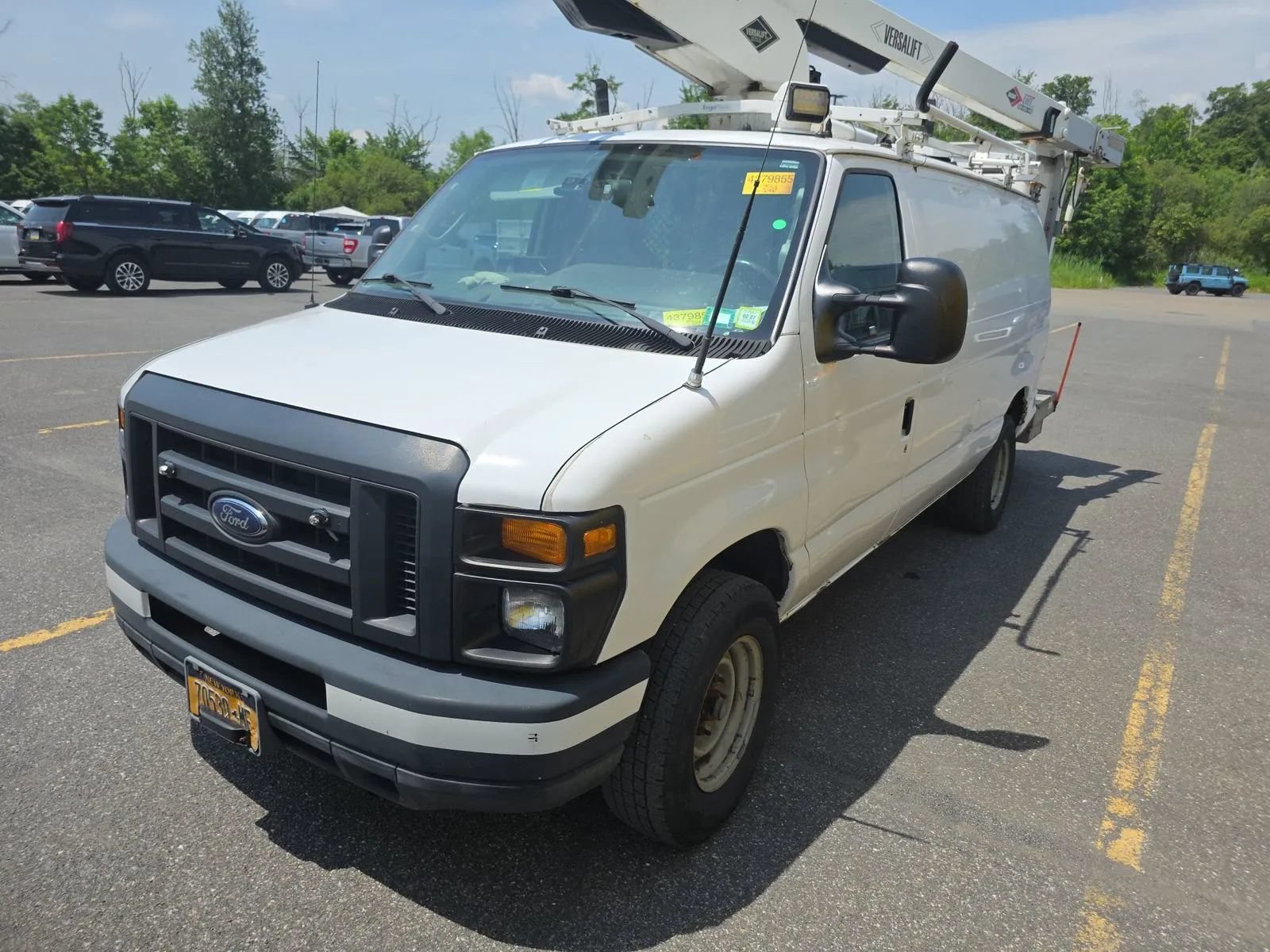 Used 2013 Ford E-350 and Econoline 350 Super Duty RWD image 2