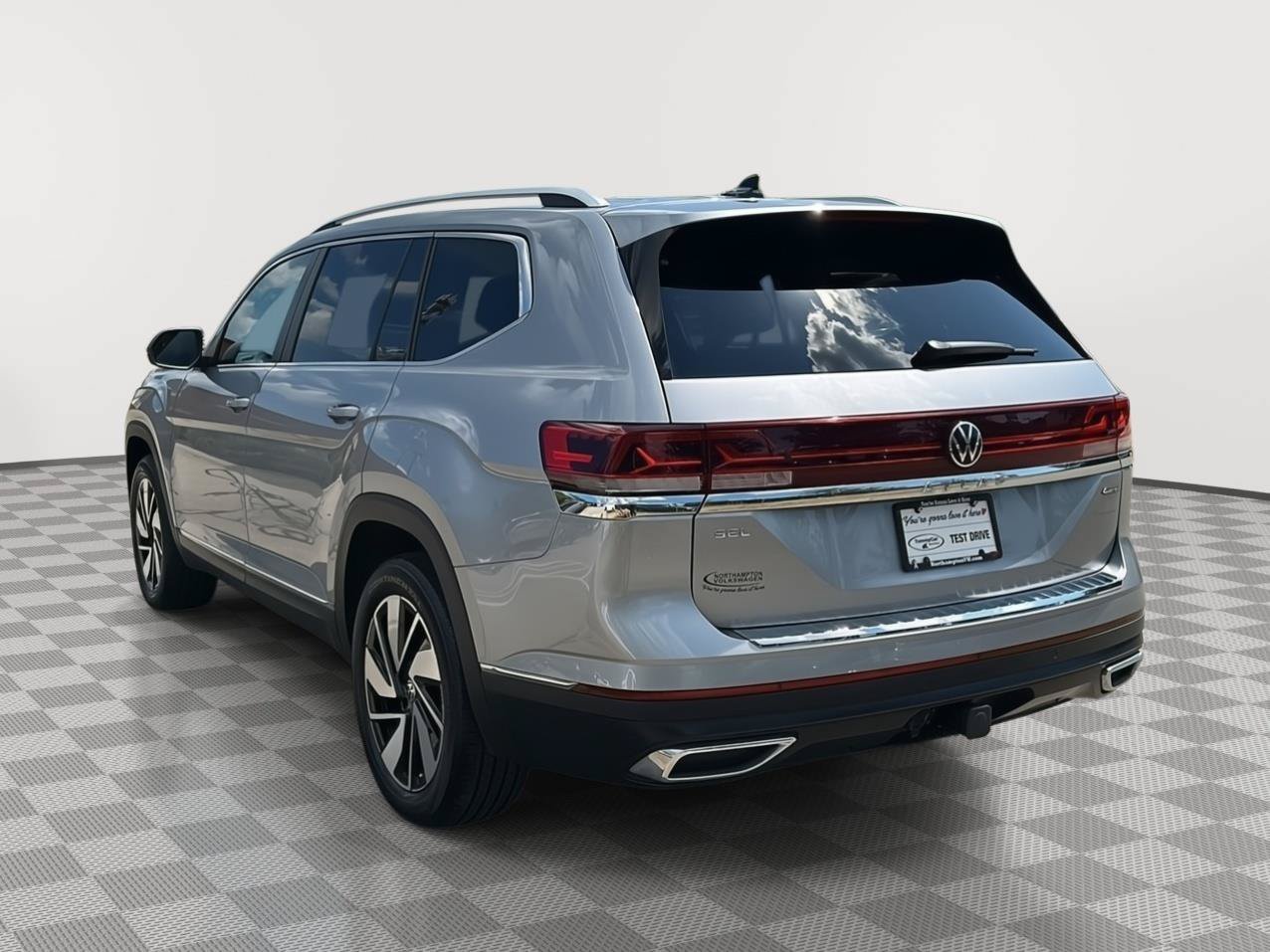 Used 2024 Volkswagen Atlas SEL AWD/4WD image 7