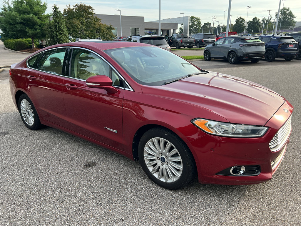 Used 2013 Ford Fusion SE FWD image 1