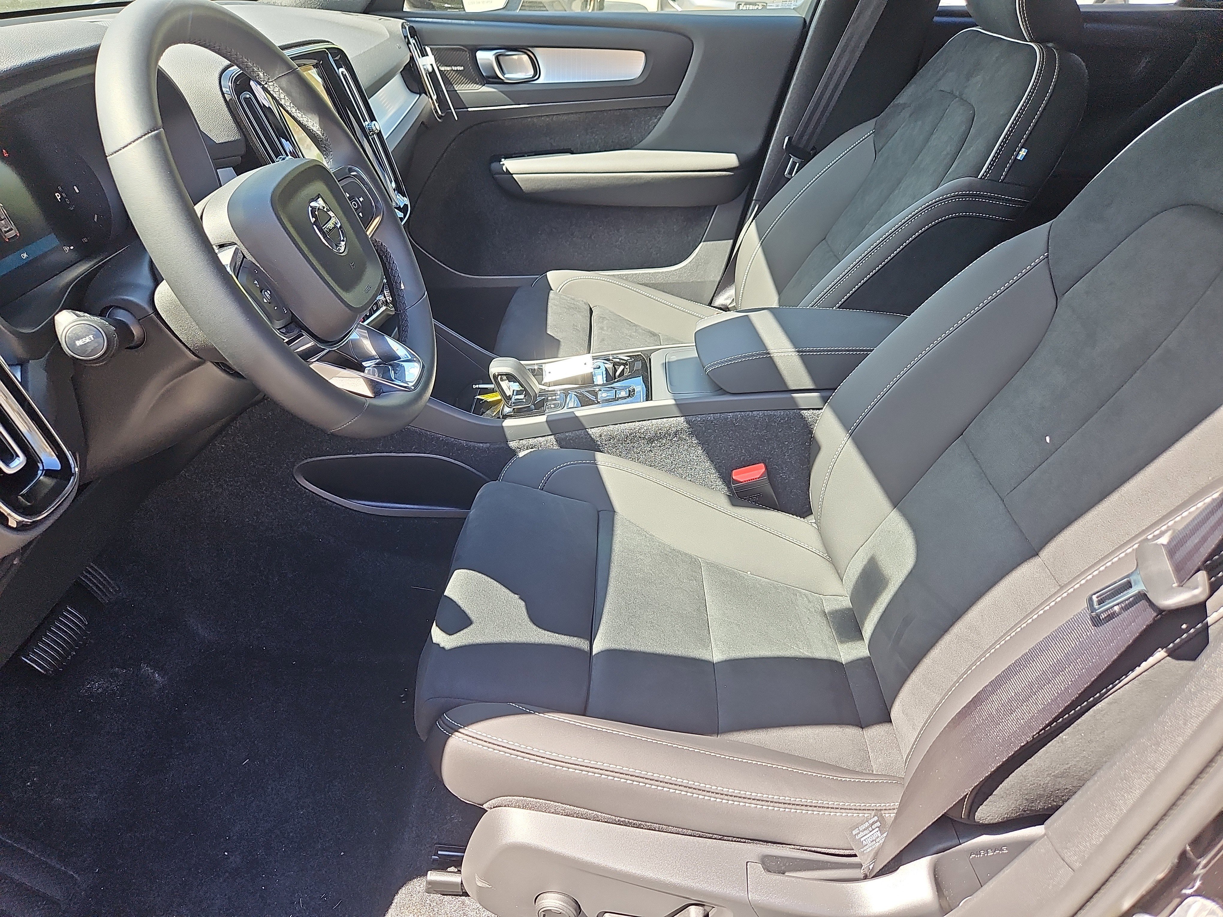 New 2026 Volvo XC40 B5 Ultra w/ Protection Package Premier AWD/4WD image 20