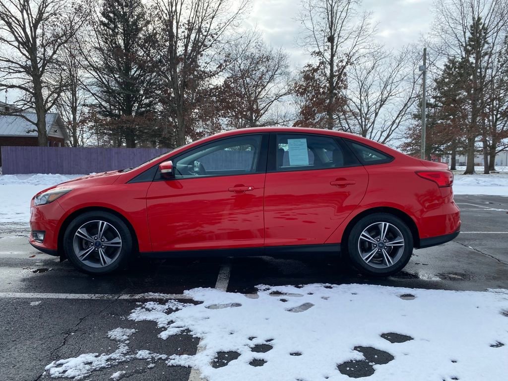 Used 2017 Ford Focus SE image 4