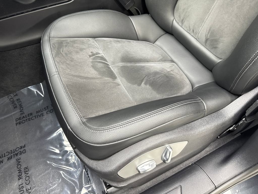 Used 2021 Porsche Macan image 27