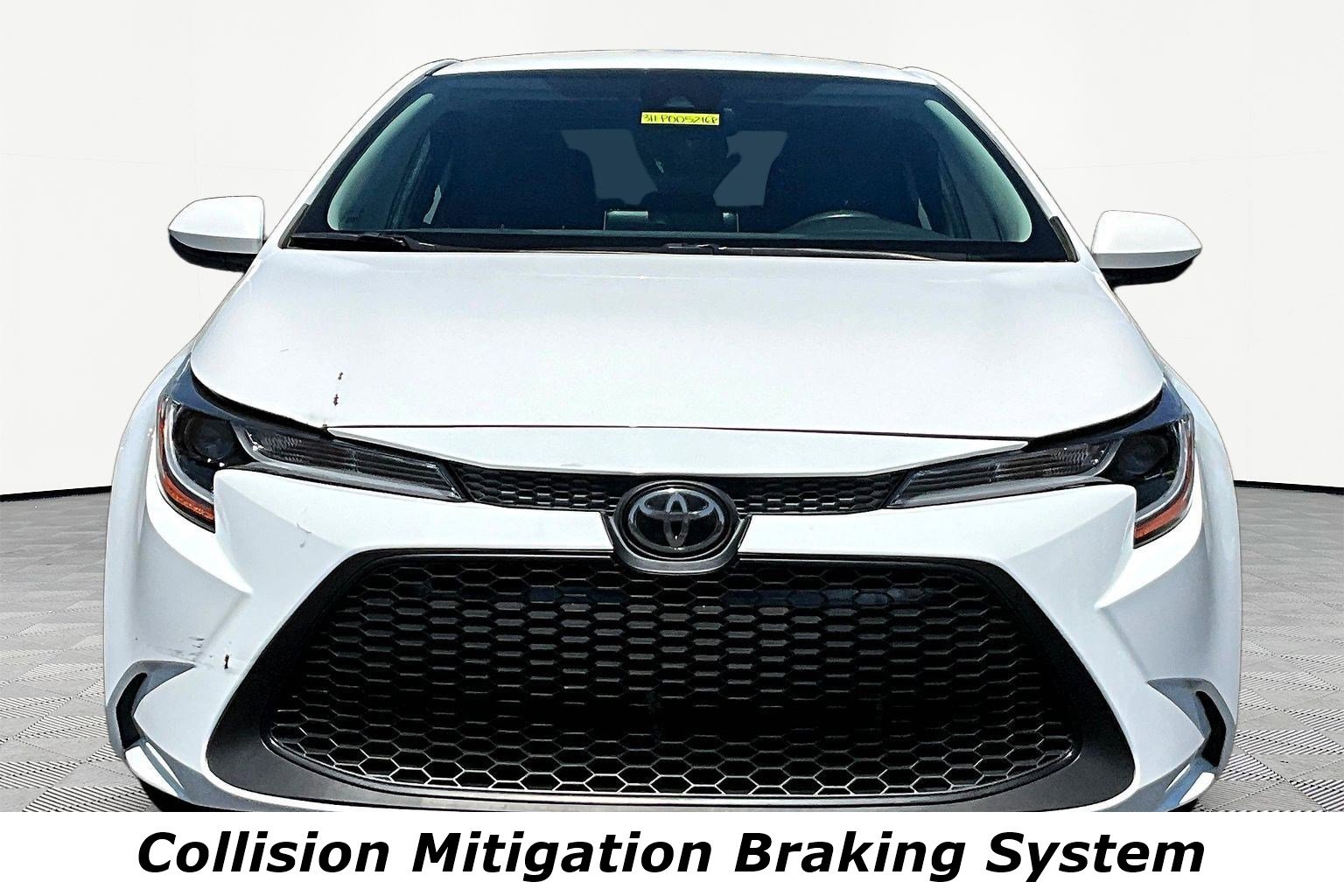 Used 2020 Toyota Corolla LE FWD image 2