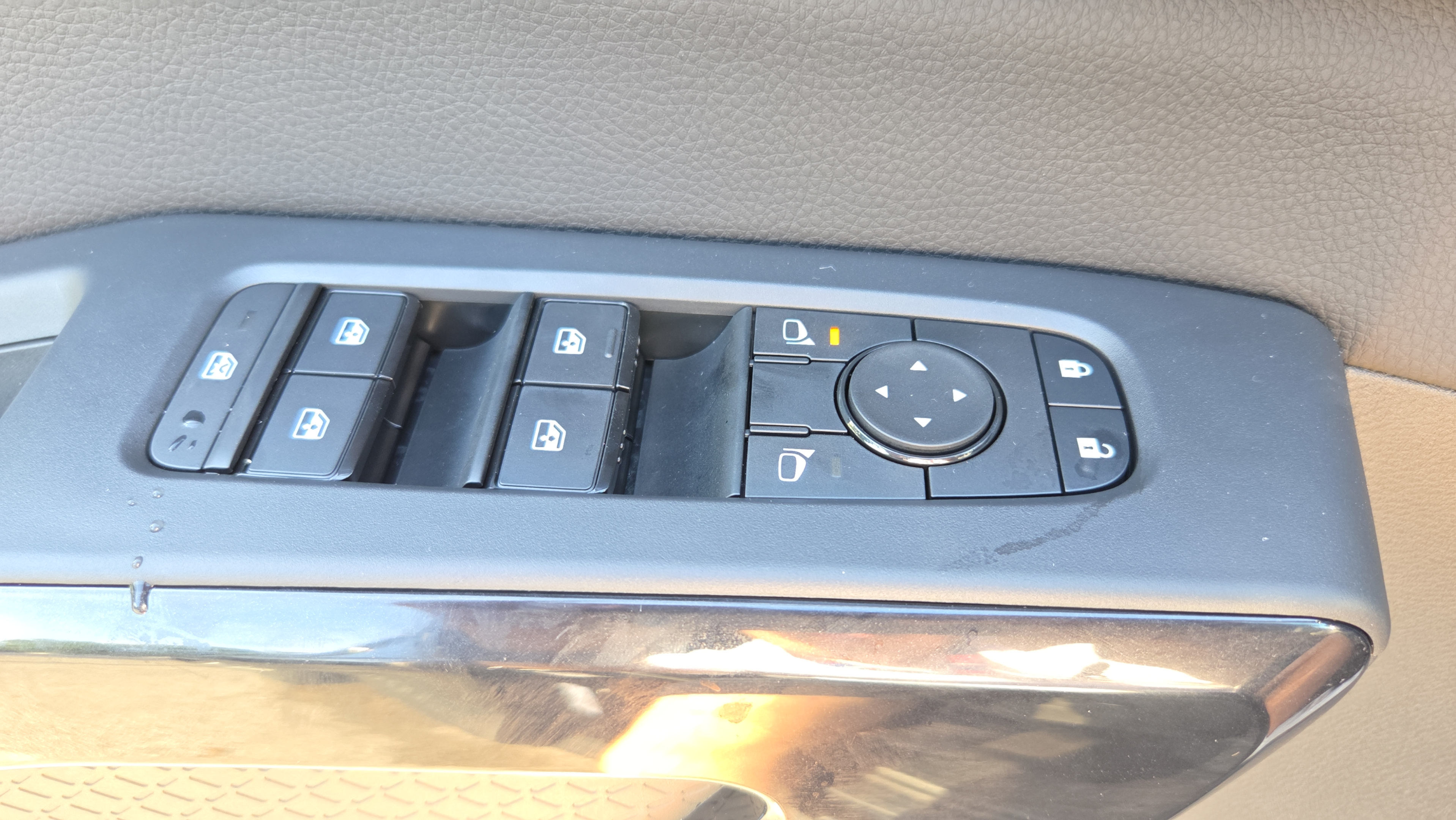 New 2026 Nissan Pathfinder SV FWD image 27