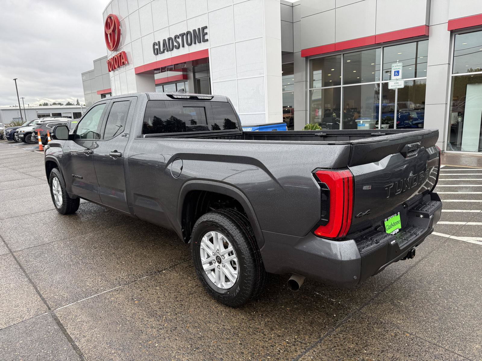 Used 2023 Toyota Tundra SR5 w/ SR5 Premium Package AWD/4WD image 4