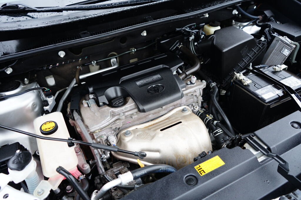 Used 2014 Toyota RAV4 Limited w/ Technology Package image 9