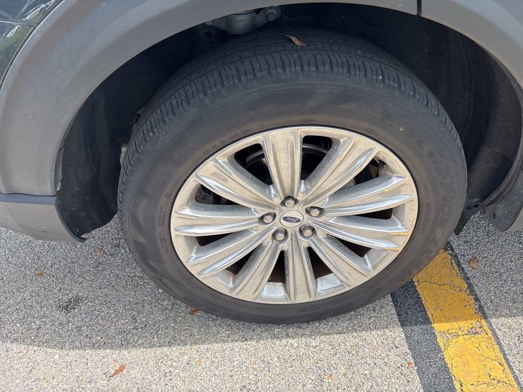 Used 2023 Ford Explorer Limited w/ Equipment Group 301A RWD image 15