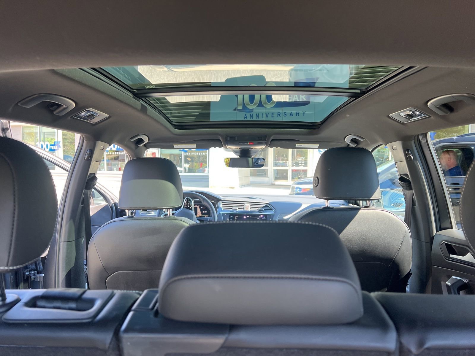 Used 2022 Volkswagen Tiguan SEL R-Line image 13