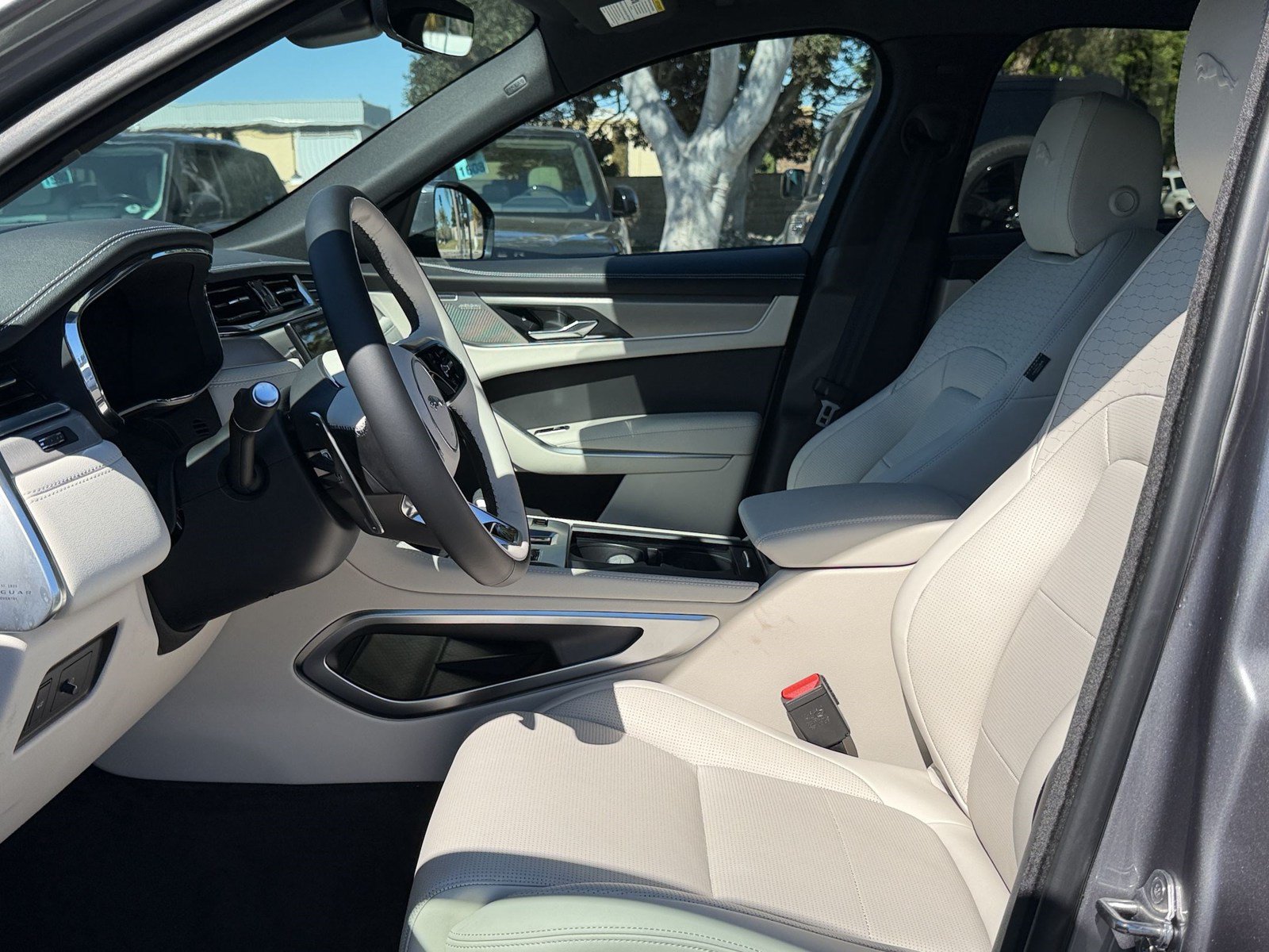 New 2026 Jaguar F-PACE R-Dynamic S AWD/4WD image 28