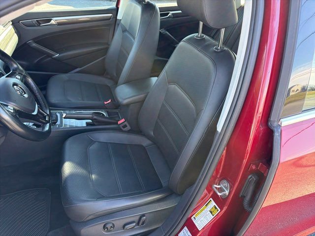 Used 2018 Volkswagen Passat 2.0T SE image 15