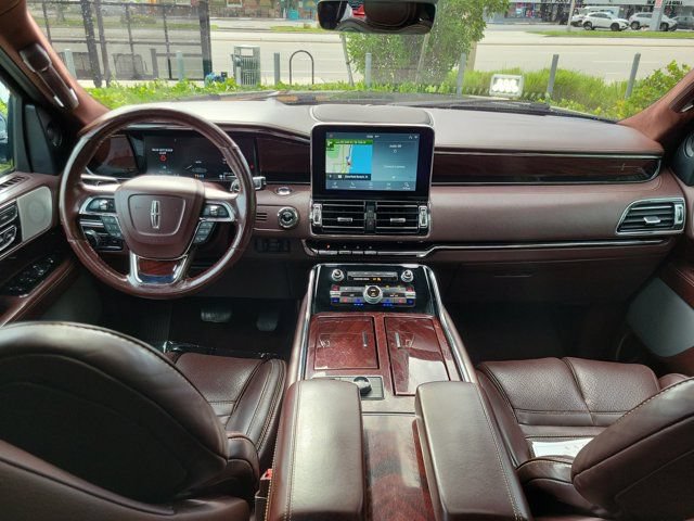 Used 2020 Lincoln Navigator Black Label w/ Cargo Convenience Package AWD/4WD image 13