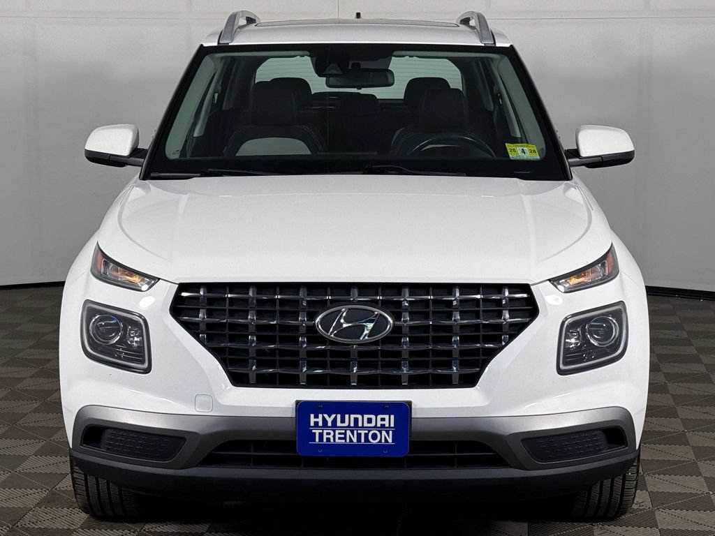 Used 2021 Hyundai Venue SEL w/ Premium Package FWD image 11