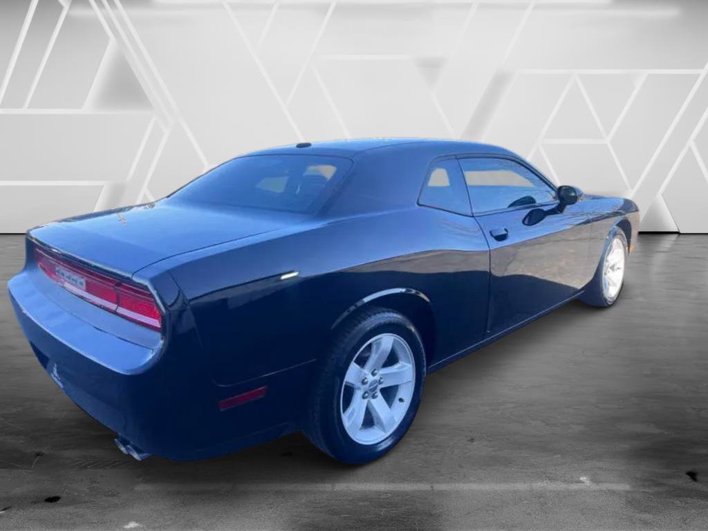 Used 2013 Dodge Challenger SXT RWD image 8