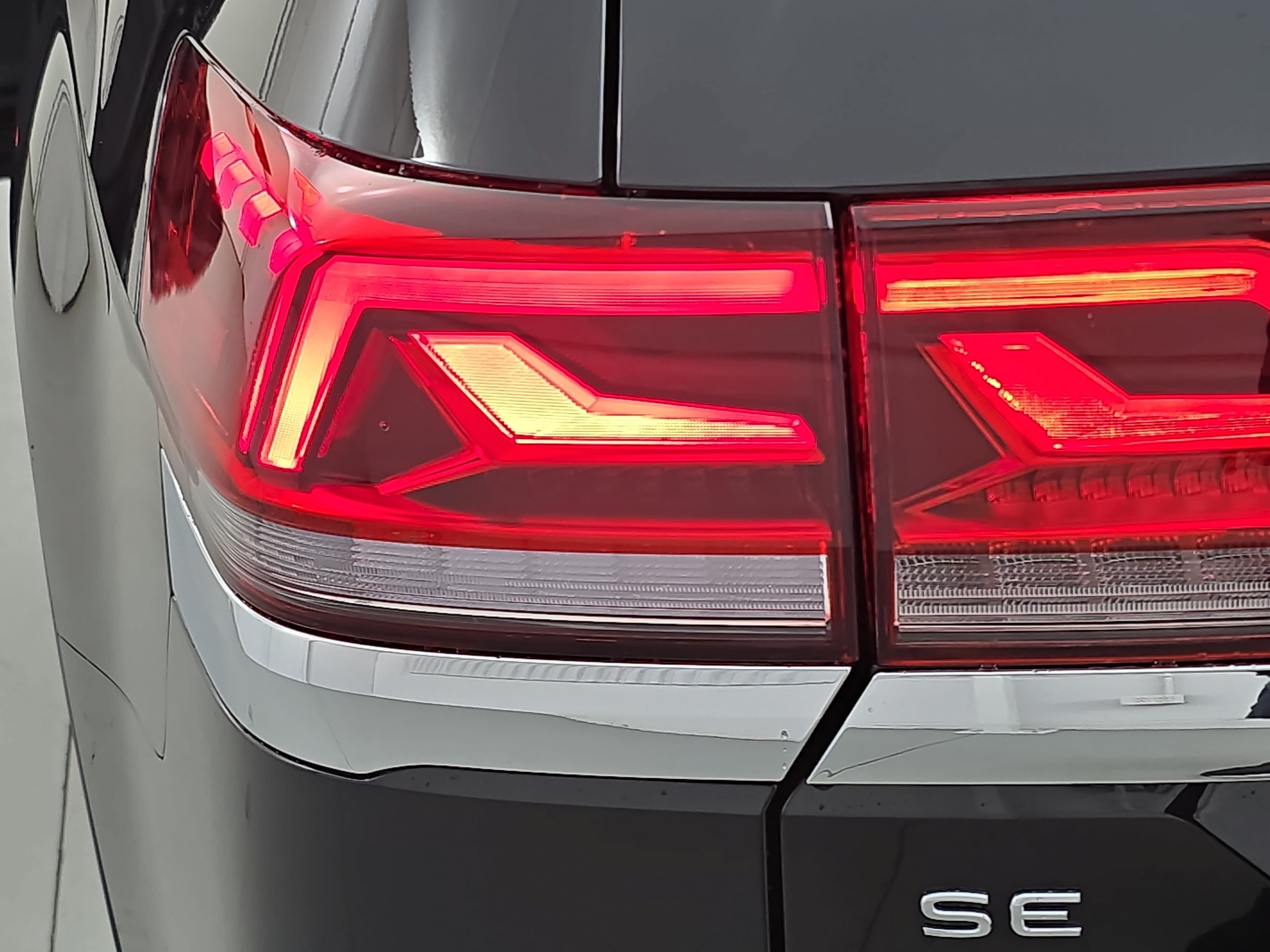 New 2026 Volkswagen Atlas SE FWD image 36
