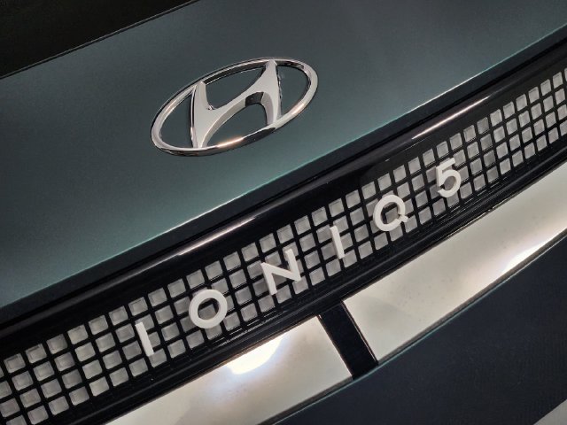 Certified 2023 Hyundai Ioniq 5 Limited AWD/4WD image 9