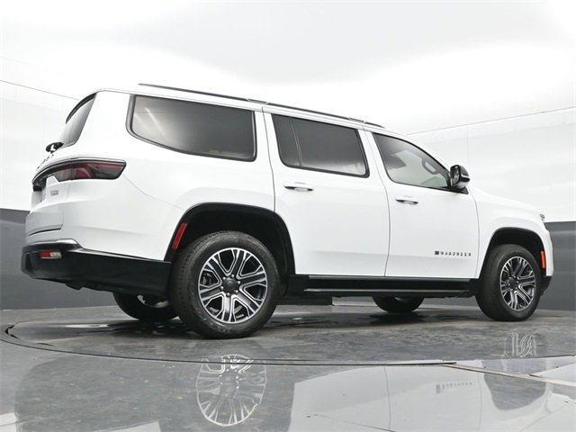 Used 2024 Jeep Wagoneer Base w/ Premium Group I image 27