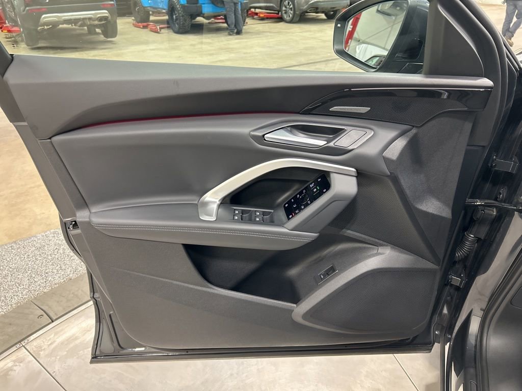 Used 2025 Audi Q5 Premium Plus image 11