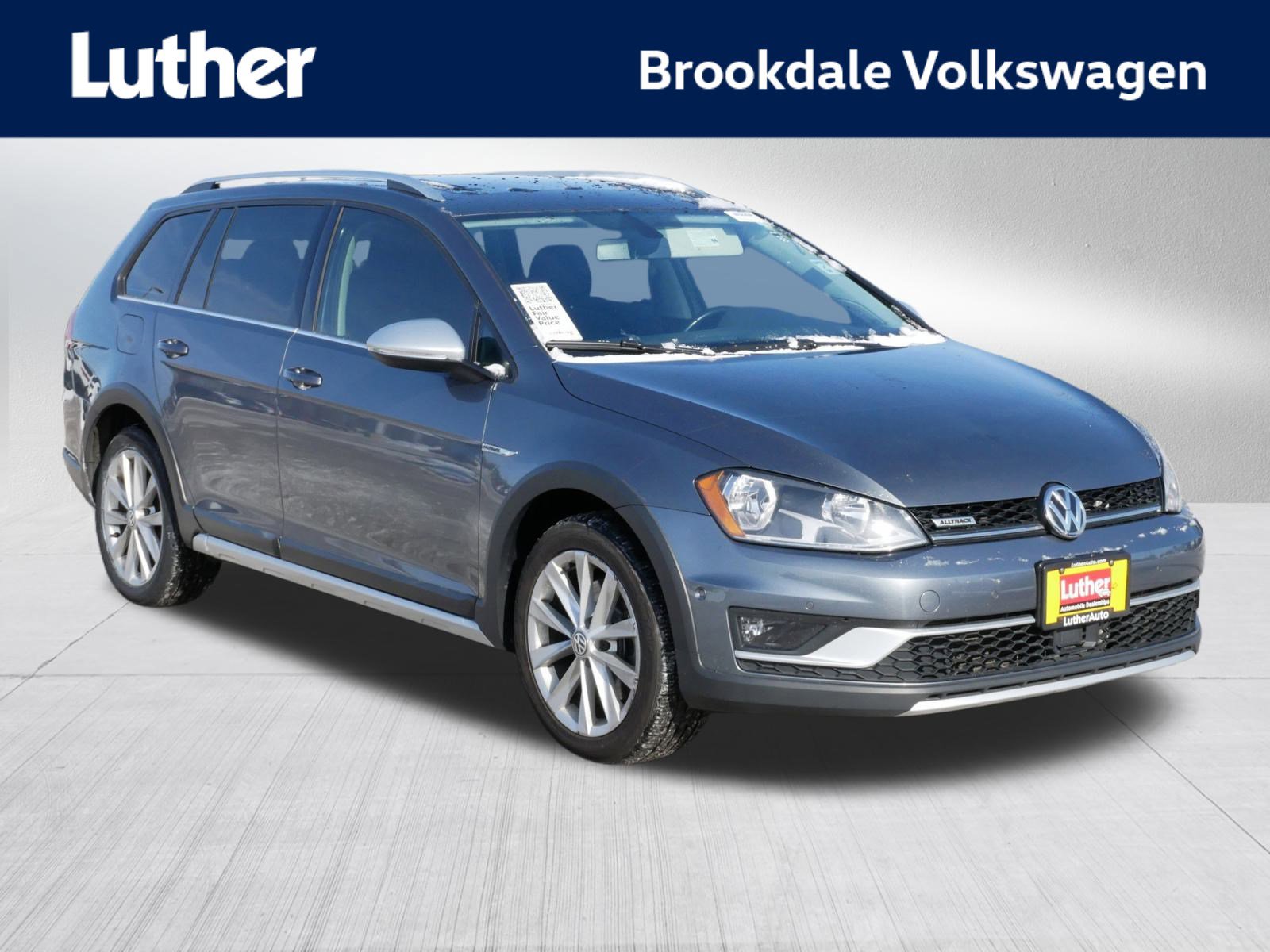 Used 2017 Volkswagen Golf Alltrack SE image 1