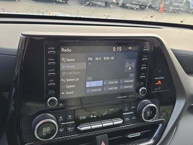 Used 2022 Toyota Highlander LE image 13