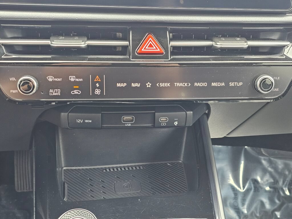 Certified 2025 Kia Niro Wind FWD image 16