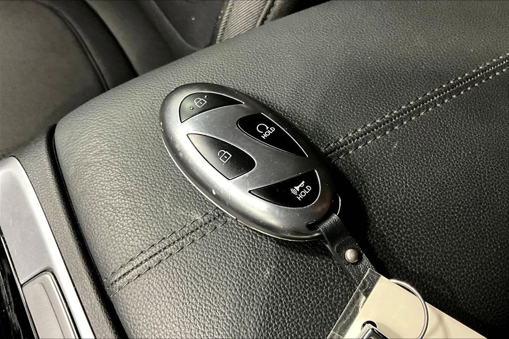 Used 2025 Hyundai Tucson SE image 13