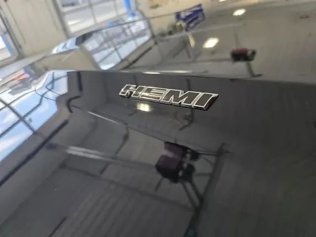 Used 2015 Dodge Challenger R/T w/ Quick Order Package 28B R/T image 32