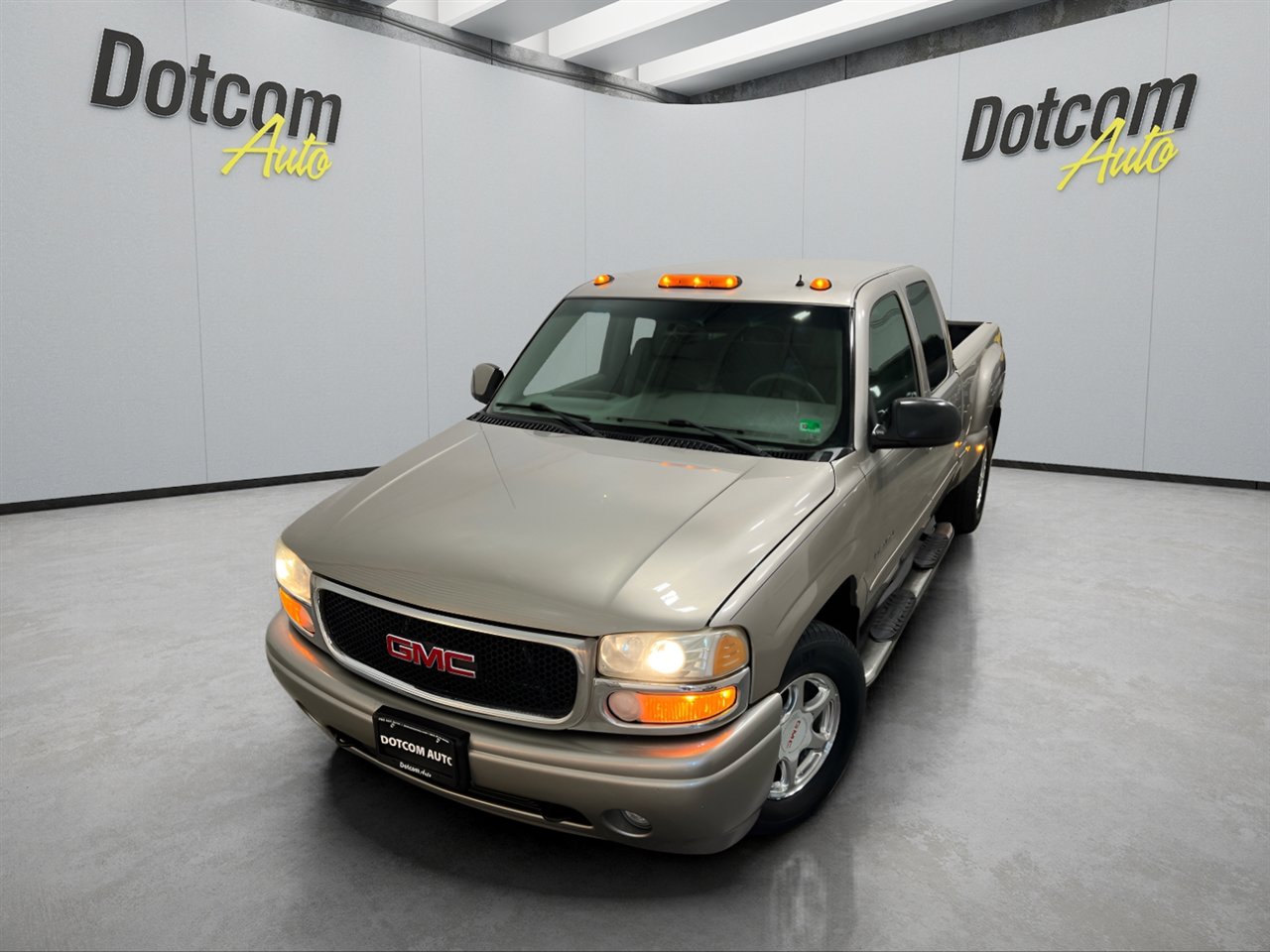 Used 2002 GMC Sierra 1500 Denali image 2