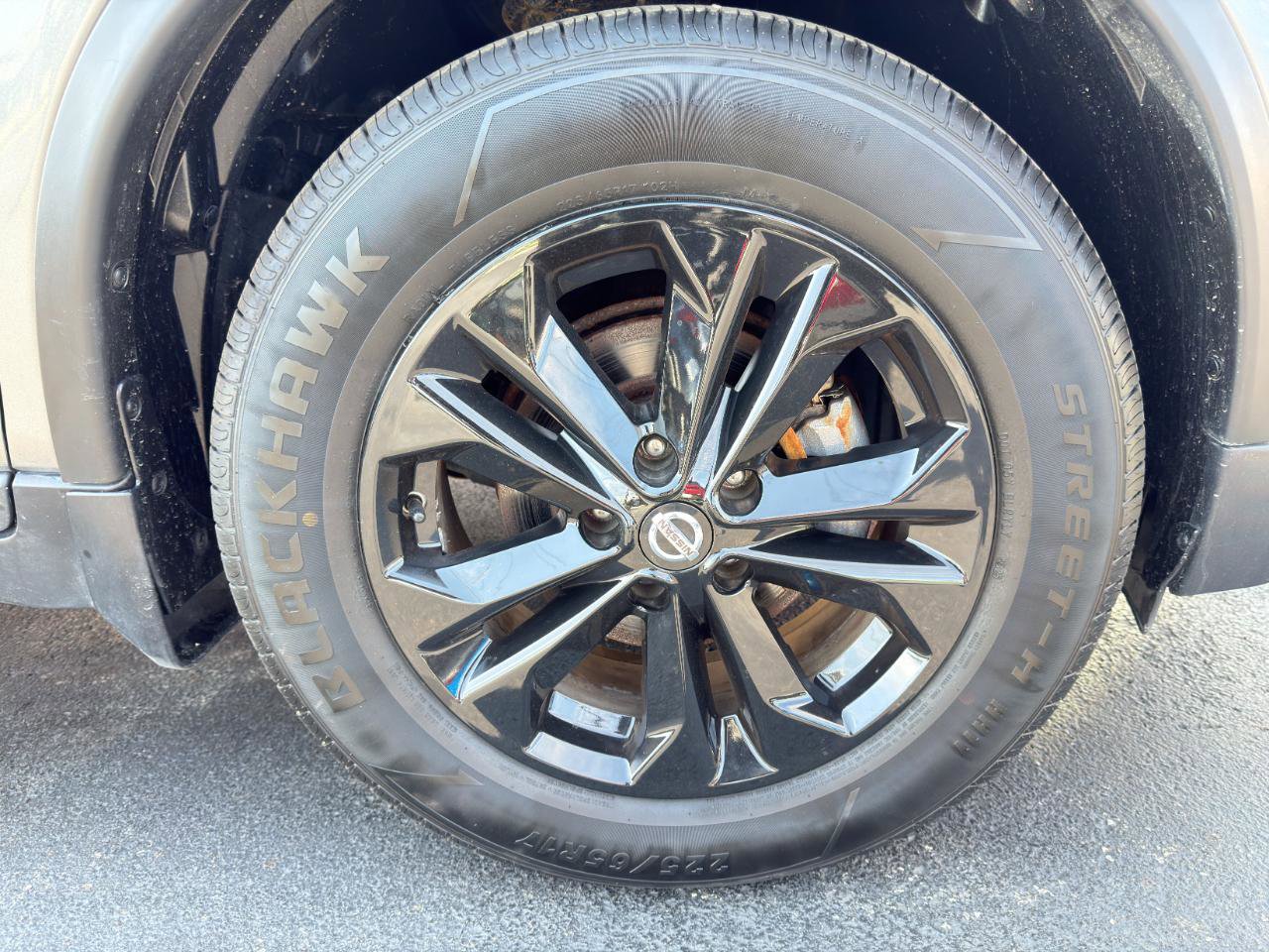 Used 2018 Nissan Rogue S w/ S Value Package image 10