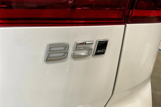 New 2026 Volvo XC60 B5 Ultra w/ Climate Package image 9
