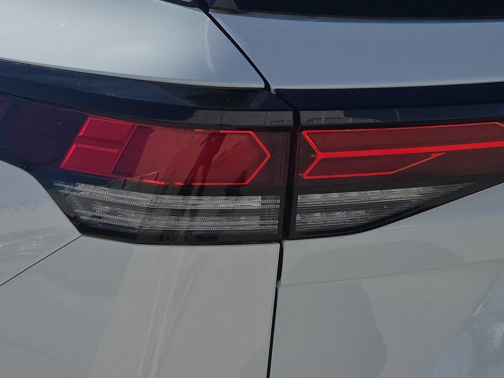 New 2026 Volkswagen Tiguan S FWD image 9