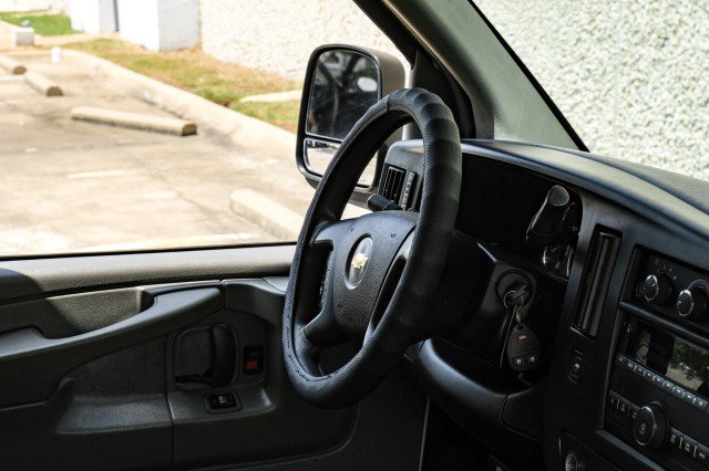 Used 2015 Chevrolet Express 2500 LT w/ LT Preferred Equipment Group RWD image 19