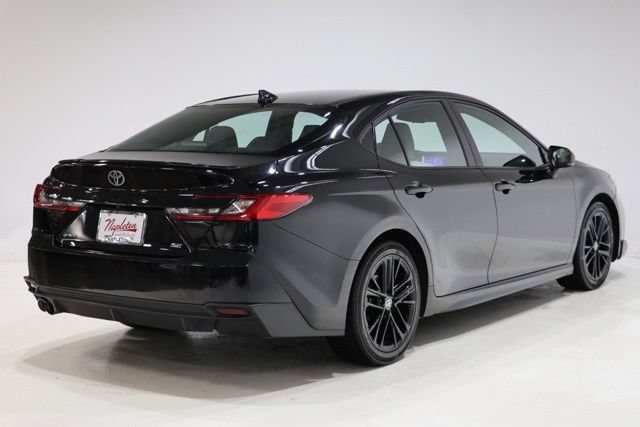Used 2025 Toyota Camry SE FWD image 8