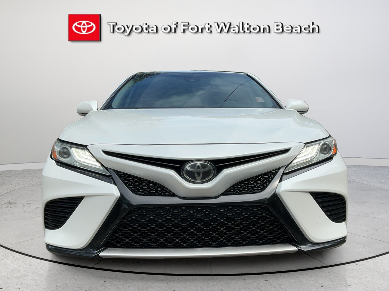 Used 2020 Toyota Camry XSE FWD image 2