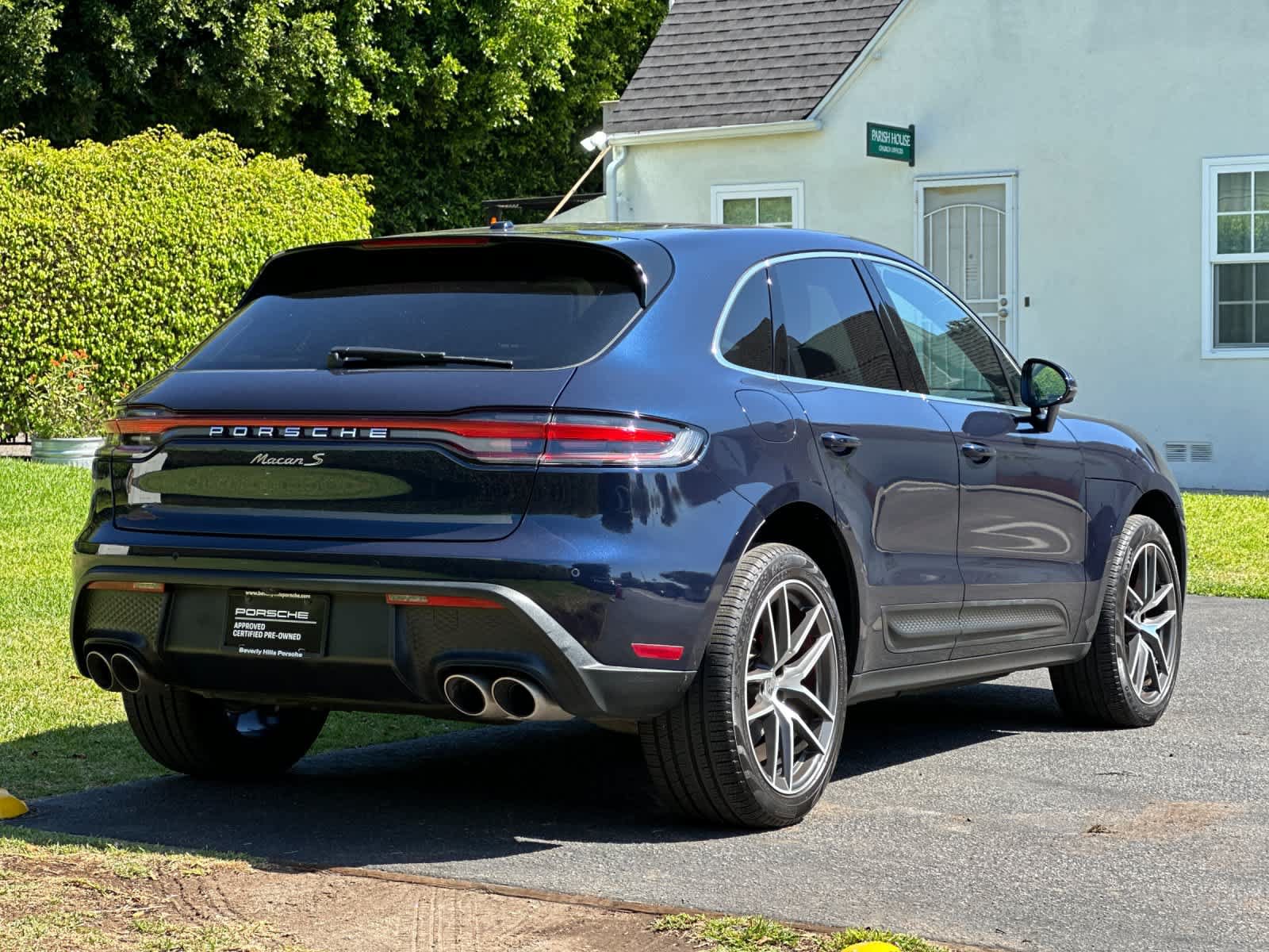 Certified 2023 Porsche Macan S AWD/4WD image 8