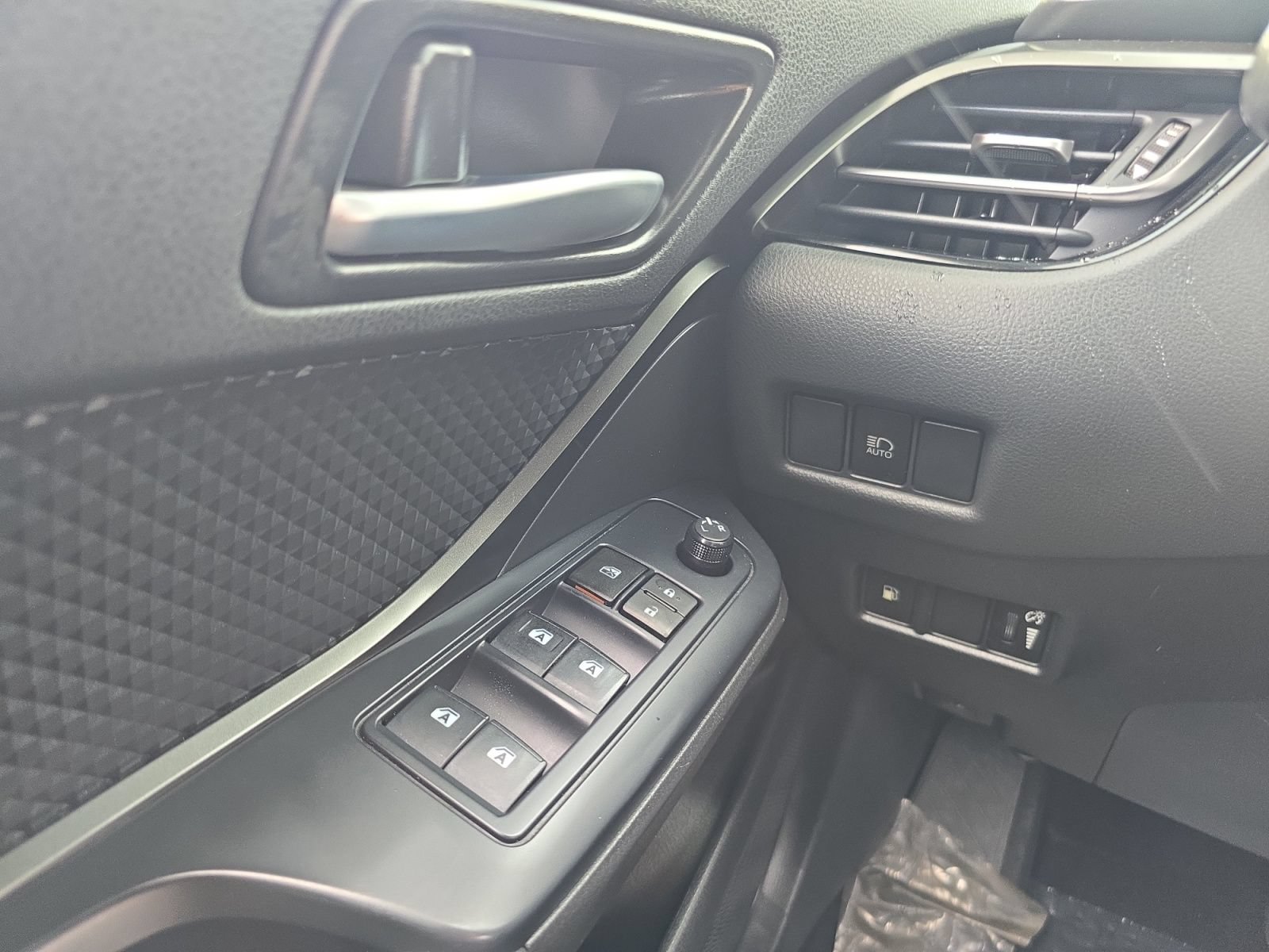 Certified 2019 Toyota C-HR LE FWD image 22