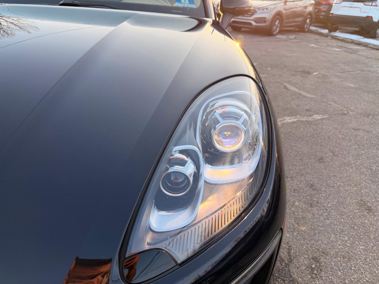 Used 2015 Porsche Macan S w/ Premium Package Plus image 11