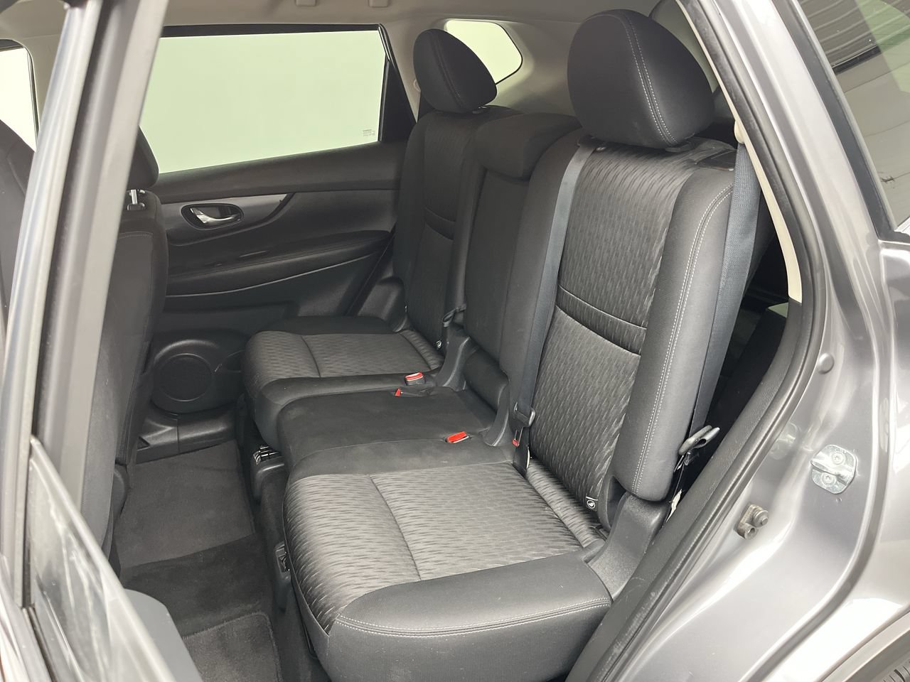 Used 2019 Nissan Rogue SV AWD/4WD image 10
