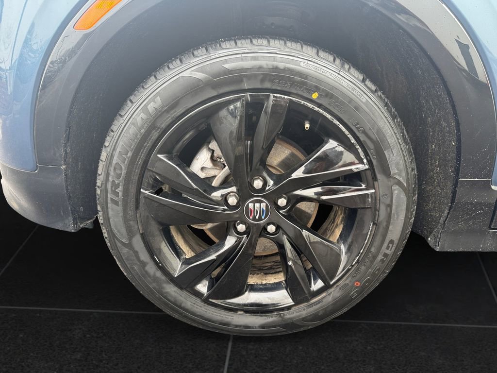 Used 2024 Buick Encore GX Sport Touring image 9