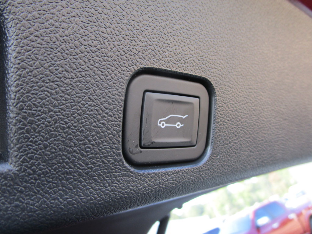 New 2027 Chevrolet Traverse LT w/ Sun and Wheel Package FWD image 15